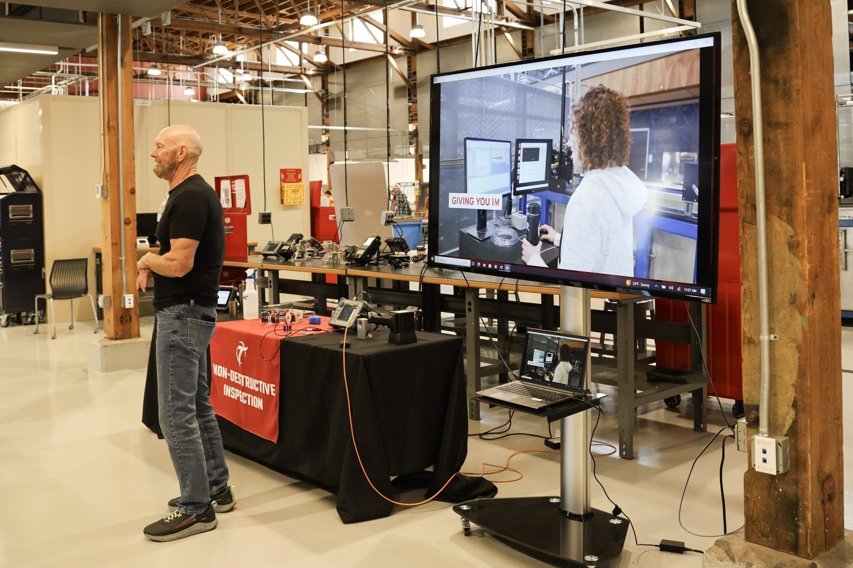 OTECH Non-Destructive Inspection instructor teaching students about the Non-Destructive Inspection industry and details of the program.